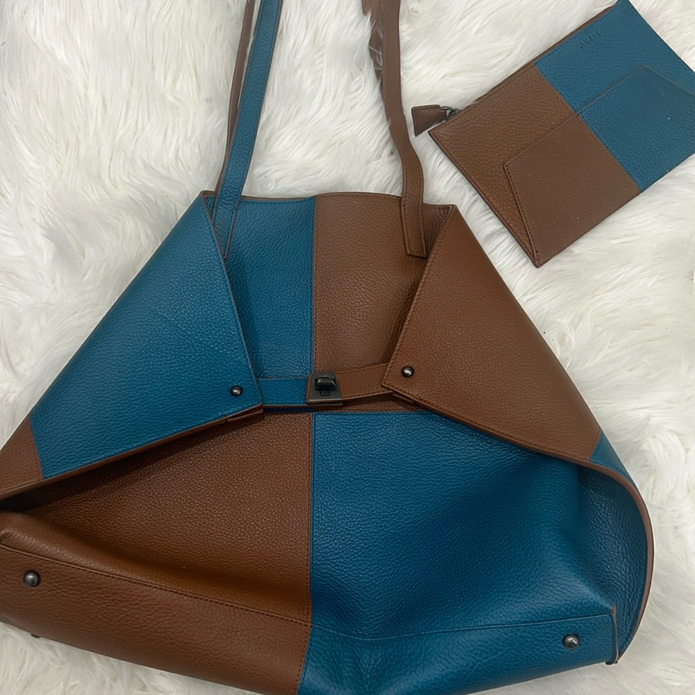 Akris Medium Shoulder Tote